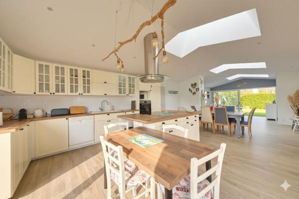 Maison de plain pieds, 147m², 3 chambres + bureau