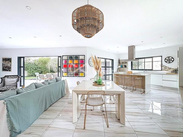Villa moderne 140m² avec piscine et terrasse 50m²