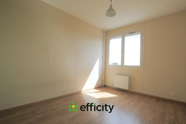 Appartement
         4 pièces
        - 78 m² 165 000 € *