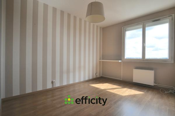 Appartement
         4 pièces
        - 78 m² 165 000 € *