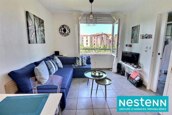 Appartement Meyzieu, residence avec piscine, calme, tram, garage