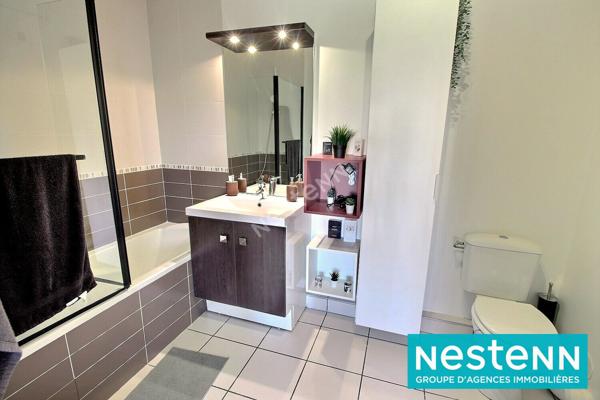 Appartement Meyzieu, residence avec piscine, calme, tram, garage