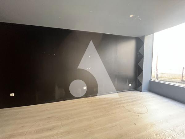 Local commercial 32.47 m2