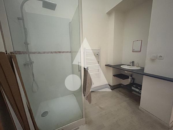 Local commercial 32.47 m2