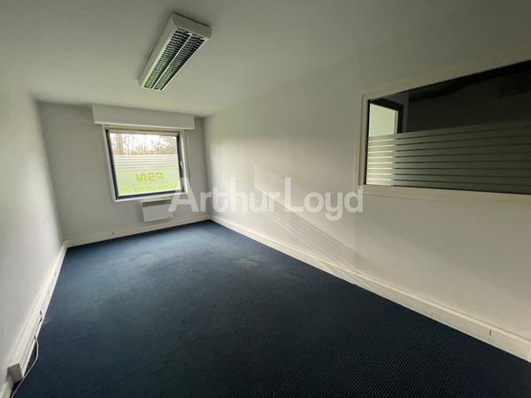 Bureaux à vendre à Villeneuve-d'Ascq rez-de-chaussée accès livraison double entrée