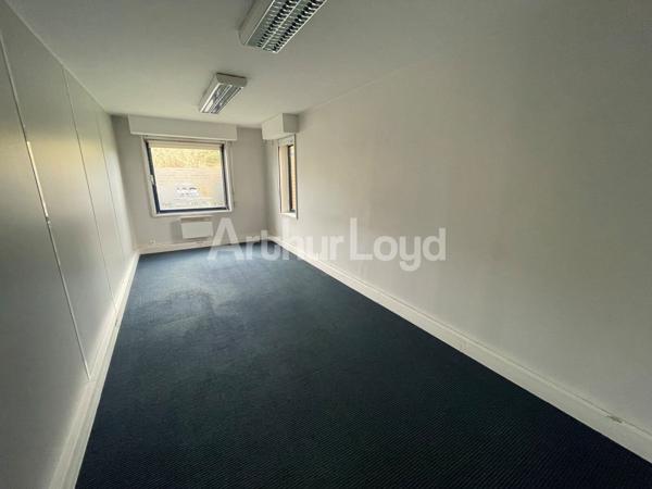 Bureaux à vendre à Villeneuve-d'Ascq rez-de-chaussée accès livraison double entrée
