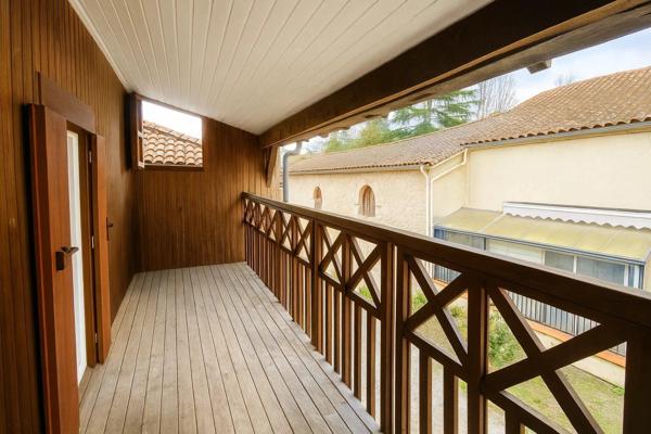 Vente                                                      Maison de ville
                        
                     4 pièces                      148 m2                     à Buzet-sur-Baïse