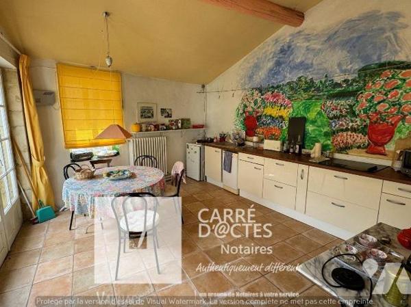 Les notaires associés CARRE d'@CTES VAUNAGE, vous proposent à la vente, cette propriété du 18-è...