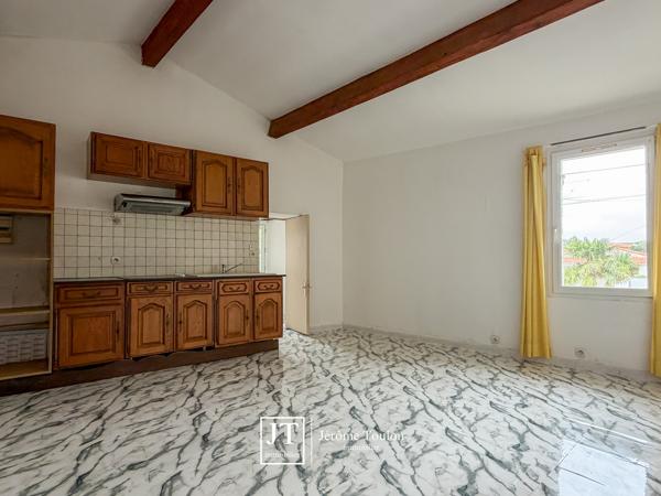 Appartement
                                                                                                                                                                                                                                                                                                                        3 pièce(s)                                                                                                                                                                                                          2 chambre(s)                                                                                                                                                                                                          42  m²
