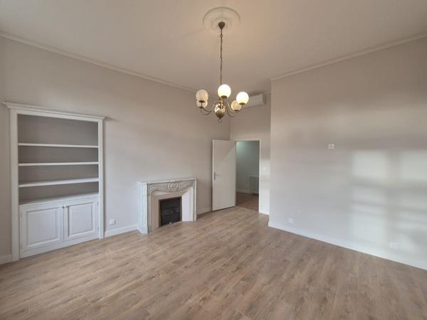 Élégance historique - Appartement 220 m², 1er étage, entre Hôtel de Ville et cathédrale Beziers