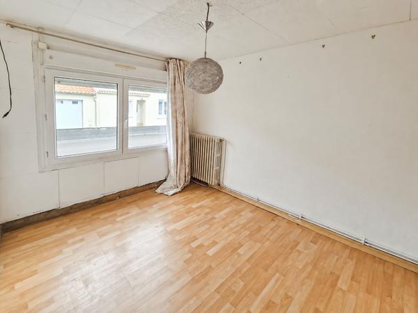 Maison 4 chambres + garage et jardin
