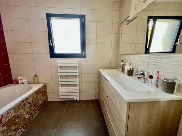 Villa contemporaine T5 132 m2 avec piscine