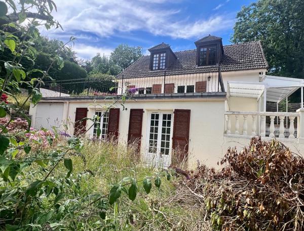 Maison familiale AVEC STATIONNEMENTS dans quartier recherché de PONTOISE