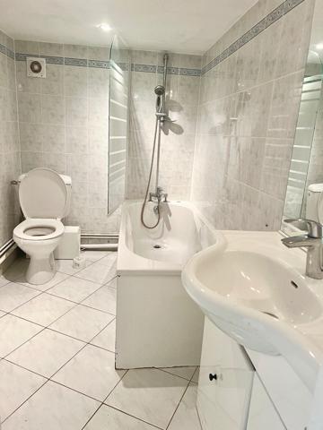 Maison familiale AVEC STATIONNEMENTS dans quartier recherché de PONTOISE