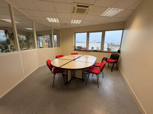 A LOUER BUREAUX 197 M2 AGNETZ
