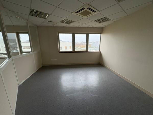 A LOUER BUREAUX 197 M2 AGNETZ