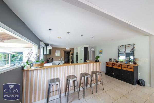 Maison à vendre 8 pièces 332m² Vouneuil-sous-Biard (86580)