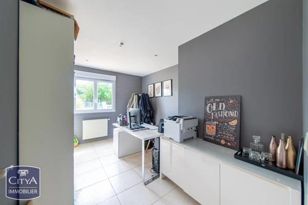 Maison à vendre 8 pièces 332m² Vouneuil-sous-Biard (86580)