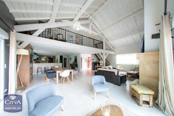 Maison à vendre 8 pièces 332m² Vouneuil-sous-Biard (86580)