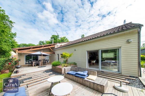 Maison à vendre 8 pièces 332m² Vouneuil-sous-Biard (86580)