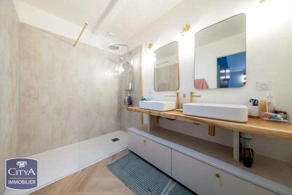 Maison à vendre 8 pièces 332m² Vouneuil-sous-Biard (86580)