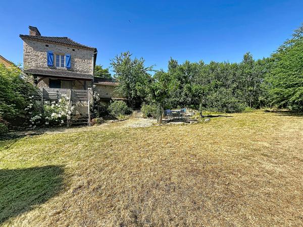 Maison en pierre avec jardin proche Prayssac
