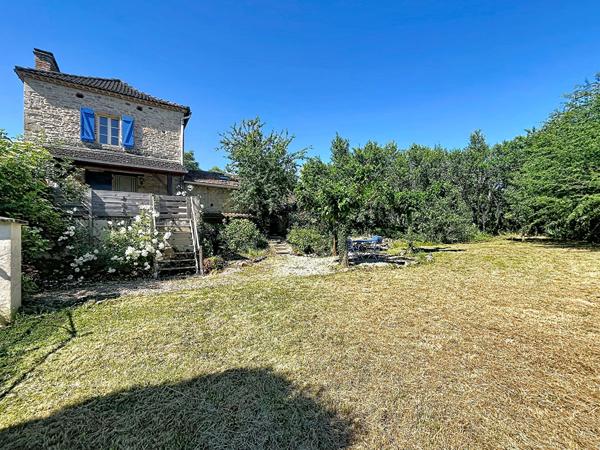 Maison en pierre avec jardin proche Prayssac