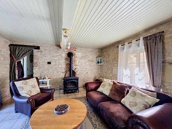 Maison en pierre avec jardin proche Prayssac