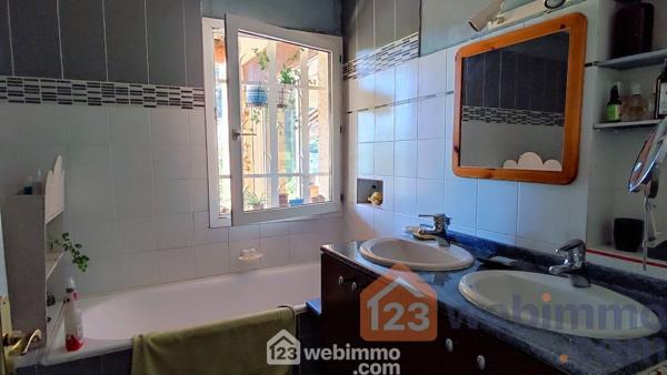 Villas 180 m² à Ventabren 13122