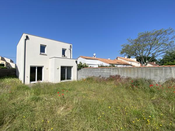 SAINT SEBASTIEN SUR LOIRE - MAISON INDIVIDUELLE AVEC JARDIN ET GARAGE