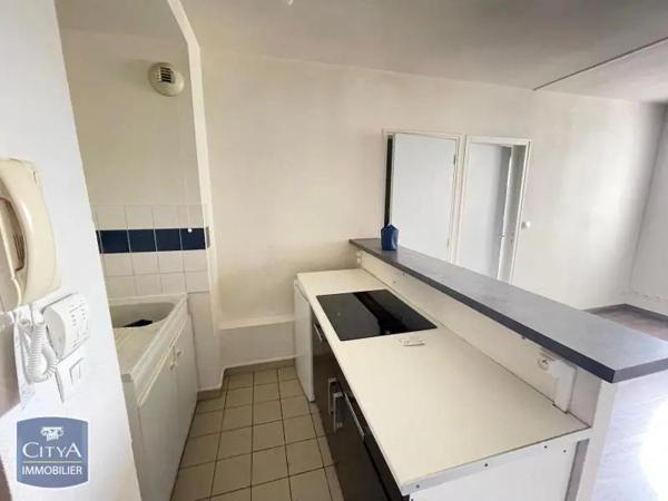 Appartement à louer 2 pièces 37.9m² Tours (37200)