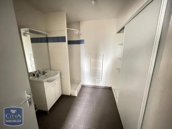 Appartement à louer 2 pièces 37.9m² Tours (37200)