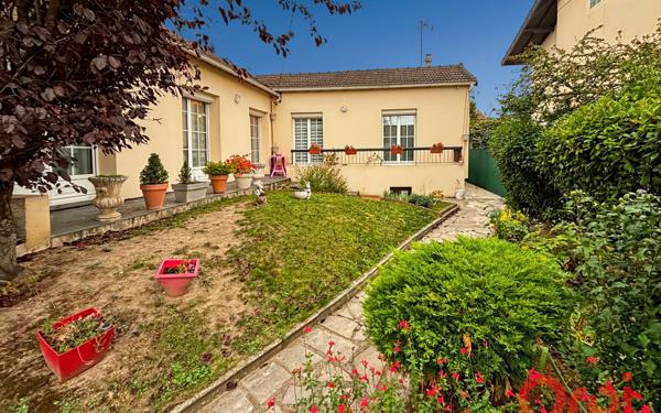 Maison à vendre    5 pièces • 95 m2 Le Blanc-Mesnil