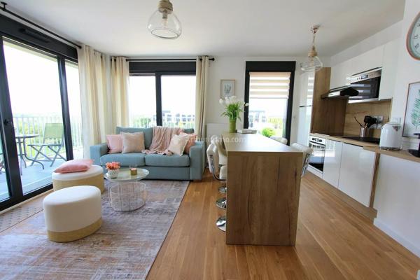 Vente                                                      Appartement
                        
                     3 pièces                      60 m2                     à Montévrain