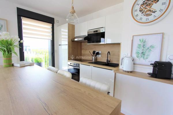 Vente                                                      Appartement
                        
                     3 pièces                      60 m2                     à Montévrain