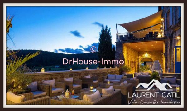 Commerce à vendre 25 pièces de 1 700 m²