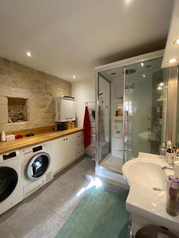 Maison en pierre de  115m² avec 3 chambres sur terrain de 420m²