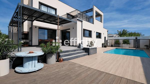 Maison
         5 pièces
        - 150 m² Bien prestige 665 000 € *