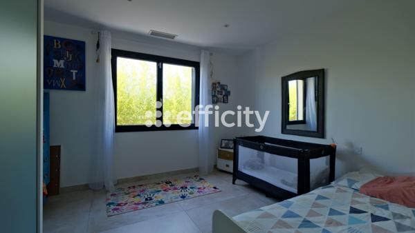 Maison
         5 pièces
        - 150 m² Bien prestige 665 000 € *