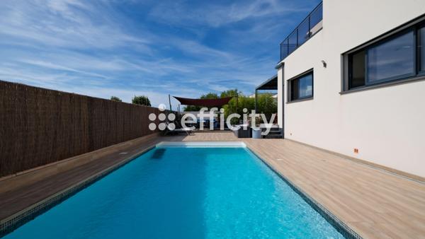 Maison
         5 pièces
        - 150 m² Bien prestige 665 000 € *