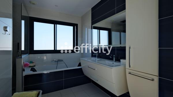 Maison
         5 pièces
        - 150 m² Bien prestige 665 000 € *