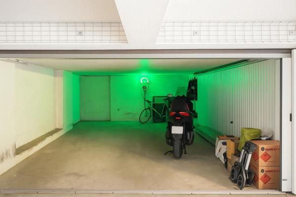 Parking Boxe Stockage - 2 places de Parking - 24 m2 - Paris 11 - Quartier Saint Maur