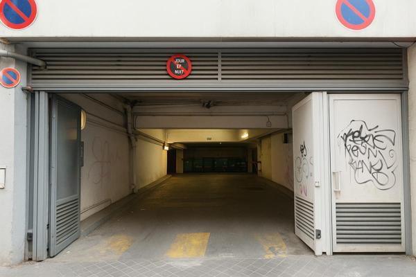 Parking Boxe Stockage - 2 places de Parking - 24 m2 - Paris 11 - Quartier Saint Maur