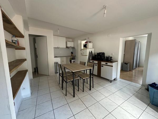 Location                                                      Appartement
                        
                     3 pièces                      48 m2                     à Lodève