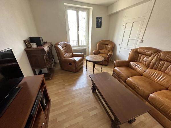 Location                                                      Appartement
                        
                     3 pièces                      48 m2                     à Lodève