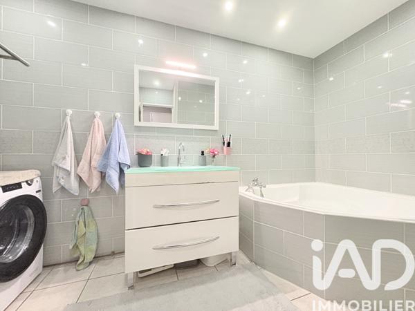 Appartement à vendre 4 pièces 79 m² Marignane