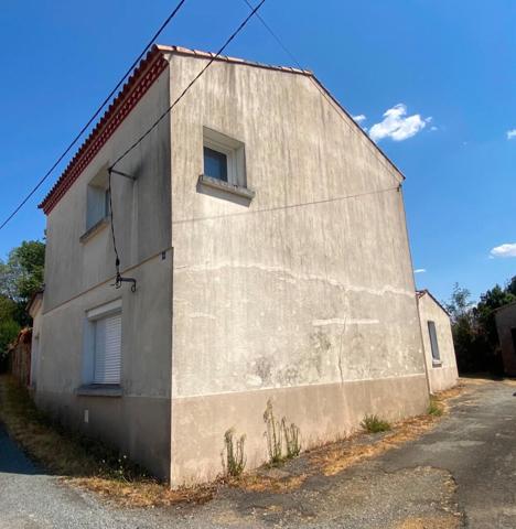 Maison St Philbert de Gd Lieu - 4 pièces - dépendances -terrain 890m2