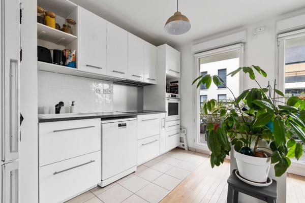 Appartement de 2019 - 3 pieces 15 min gare RER A