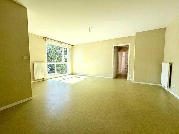 À VENDRE ? RENNES LA COURROUZE | T3 récent avec grande terrasse et parking