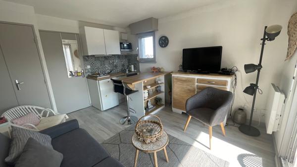 QUIBERON - Vue mer de 20 m² avec loggia et stationnement proche de la grande Plage